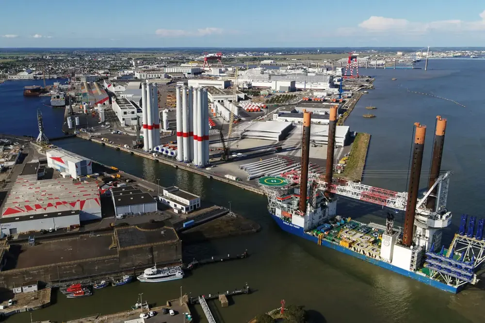Le port industriel de Saint-Nazaire vu du ciel